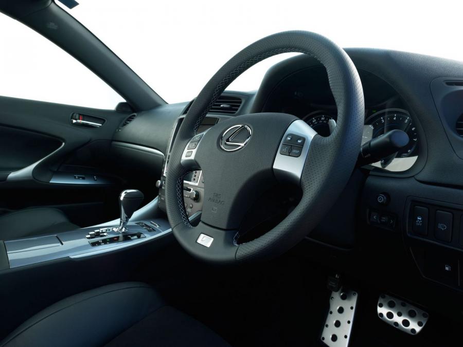  Lexus IS250 2010 года  (UK) (фото 13 из 14)